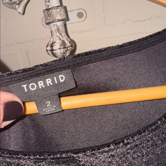 Torrid snake print velvet top short sleeve 2x reptile like new black stretch - Picture 2 of 3